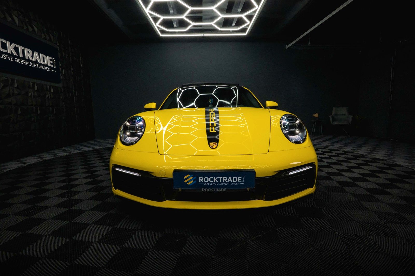 Fahrzeugabbildung Porsche 992 911 Carrera 4 S Sport-Chrono *Pano*LED*BOSE*