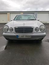 Mercedes-Benz Mercedes 230 E - Mercedes-Benz E 230 in Essen