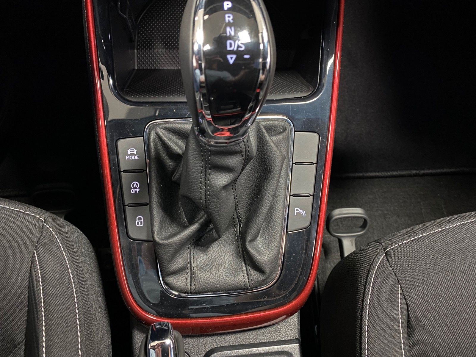Fahrzeugabbildung SKODA Fabia 1.0l TSI DSG Monte Carlo+bis 2030 GARANTIE