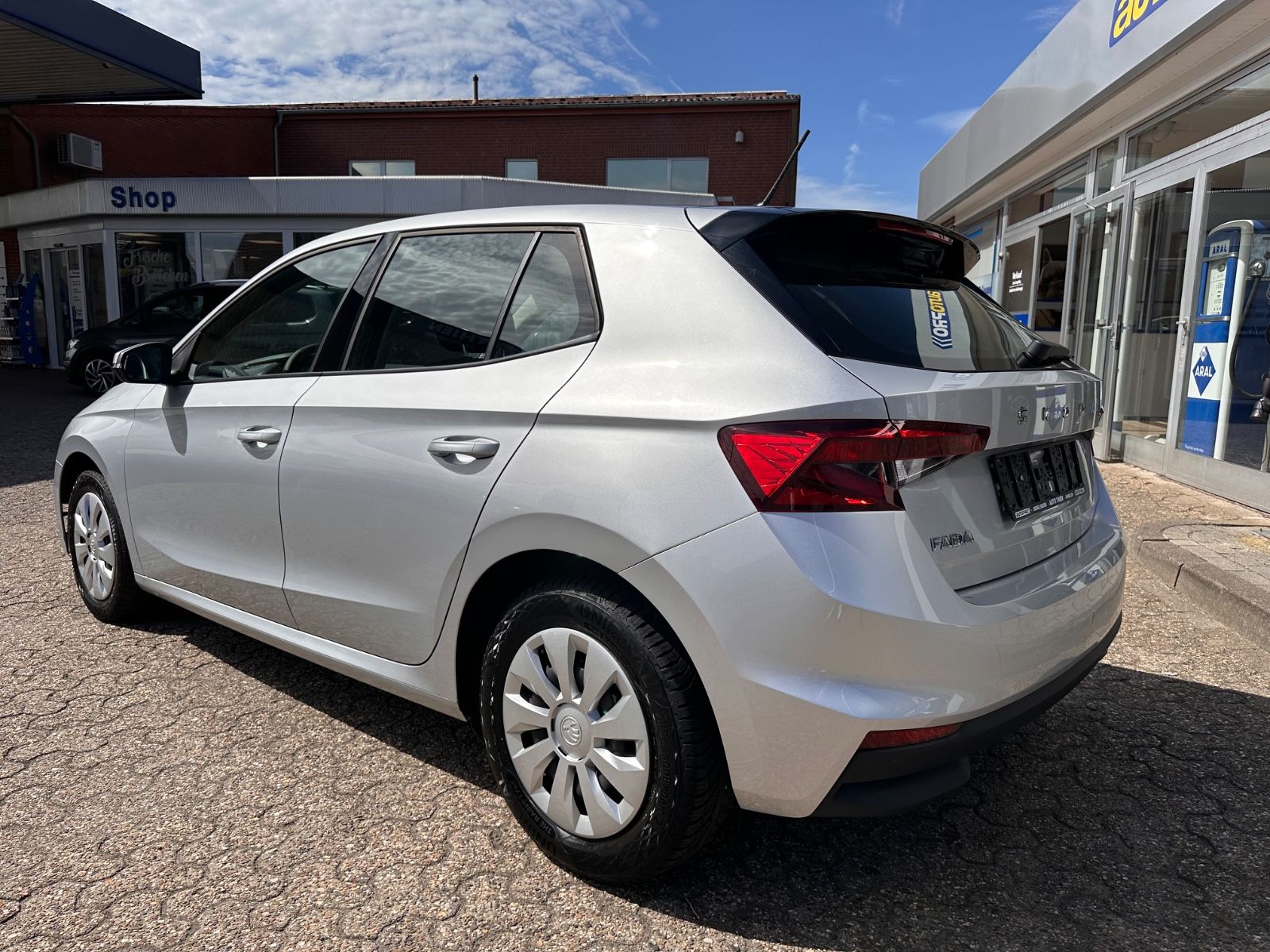 Fahrzeugabbildung SKODA Fabia 1.0 MPI Ambition APP/Klima/GJR