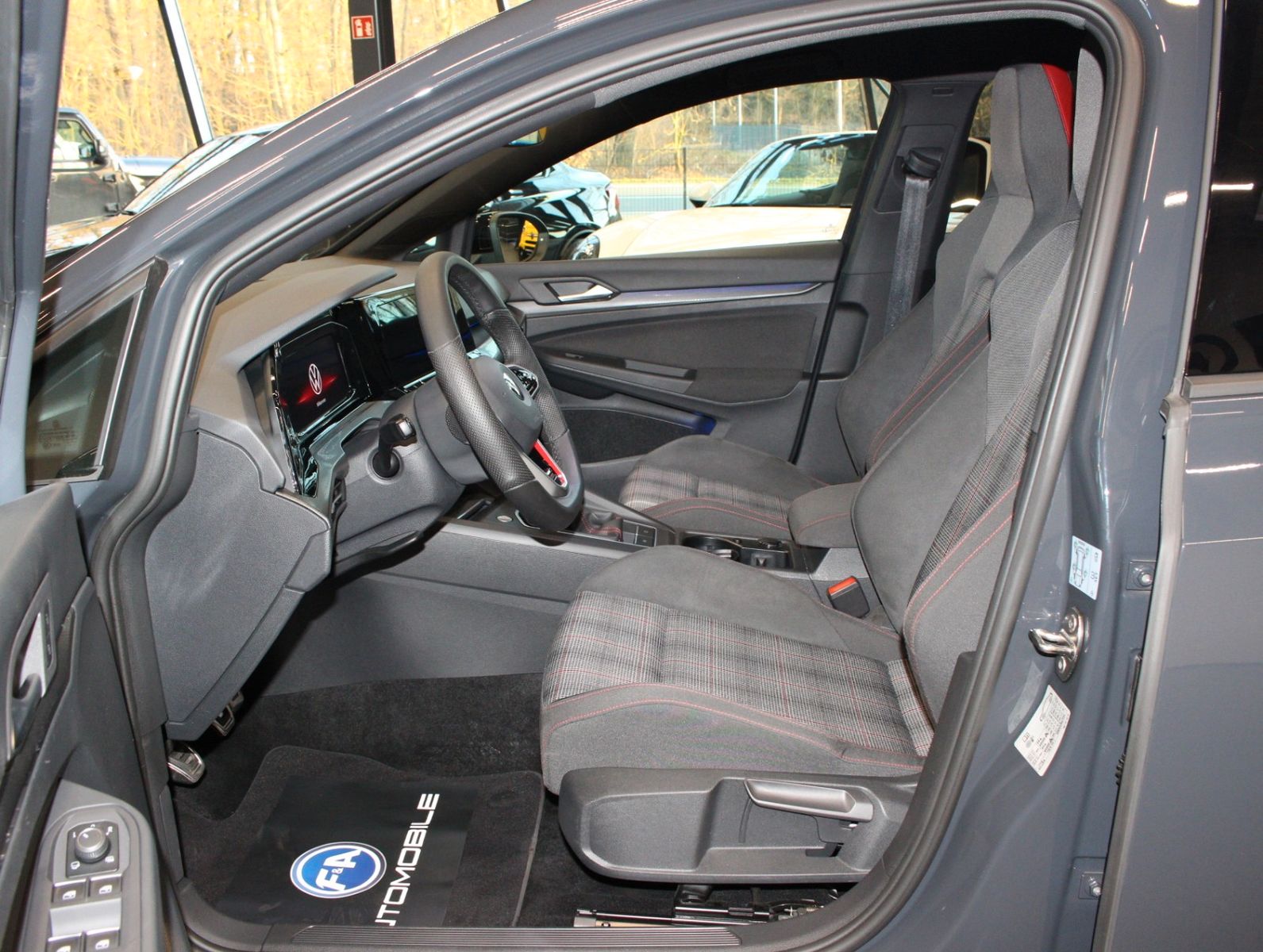 Fahrzeugabbildung Volkswagen Golf 2.0 TSI  GTI+LED*Navi*2.Hand