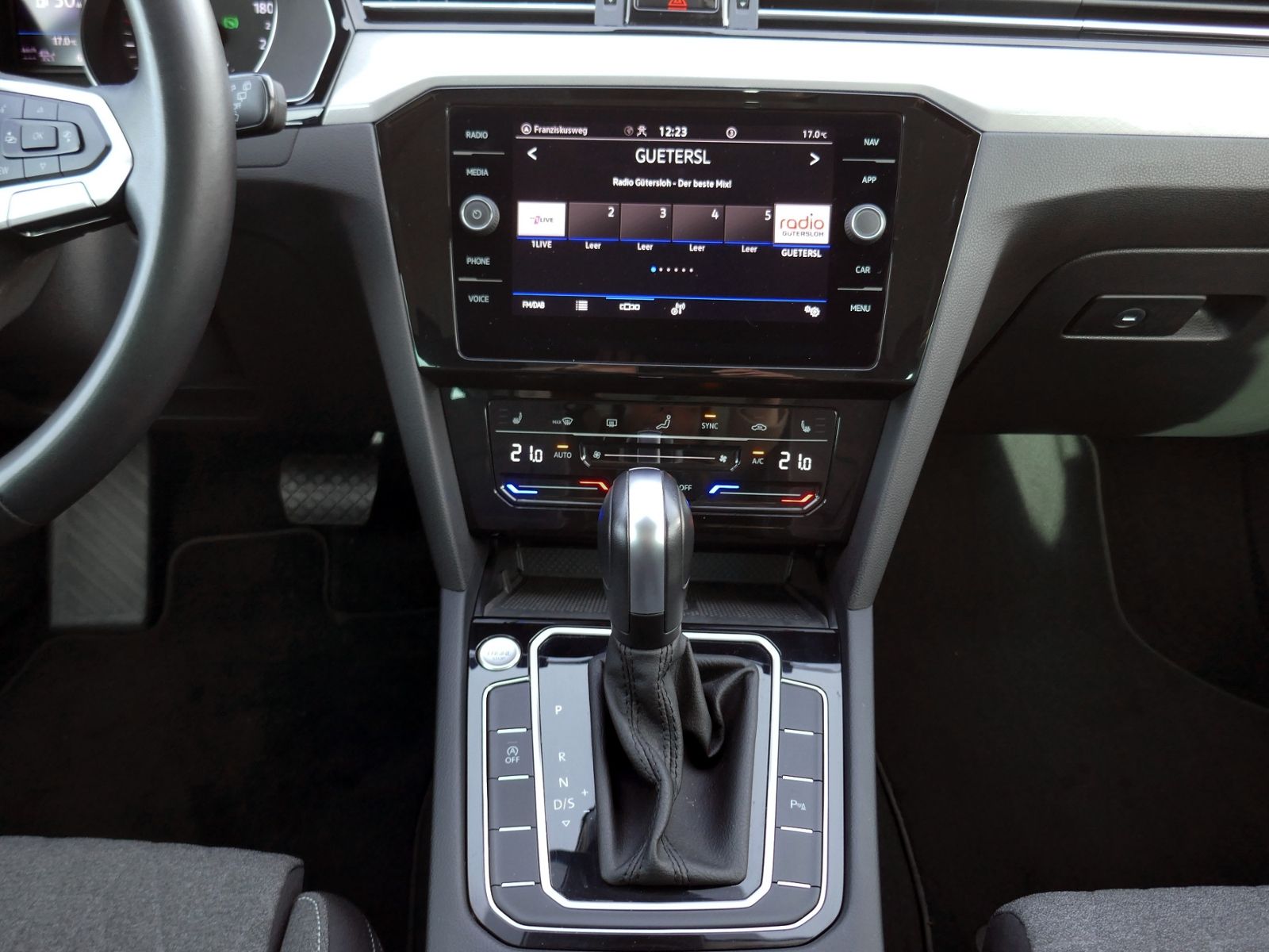 Fahrzeugabbildung Volkswagen Passat Variant Business 2.0 TDI DSG | LED RFK