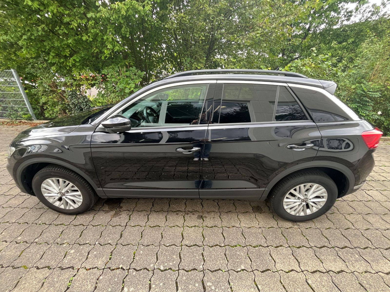 Fahrzeugabbildung Volkswagen T-Roc Style 1,5 TSI PDC LED ALU SHZ ACC UVM