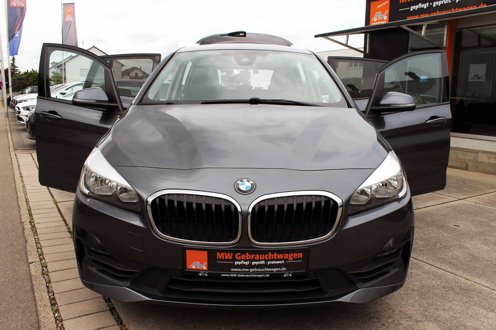 Fahrzeugabbildung BMW 216d Gran Tourer Steptr. HUD NAV ACC KAM PDC BT