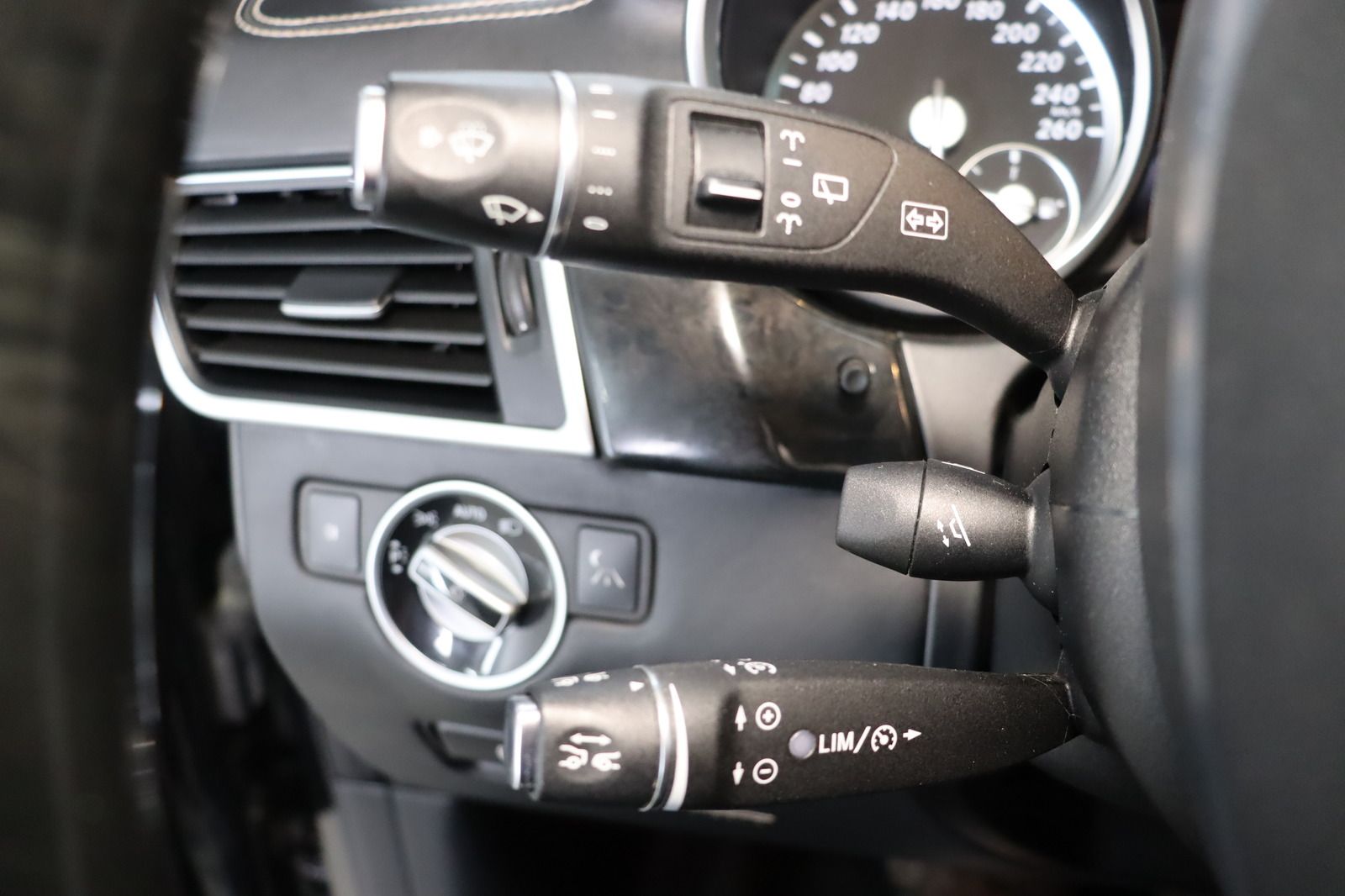Fahrzeugabbildung Mercedes-Benz GL 350 d 4Matic DIS FOND Desingno Pano * 7. Sitz