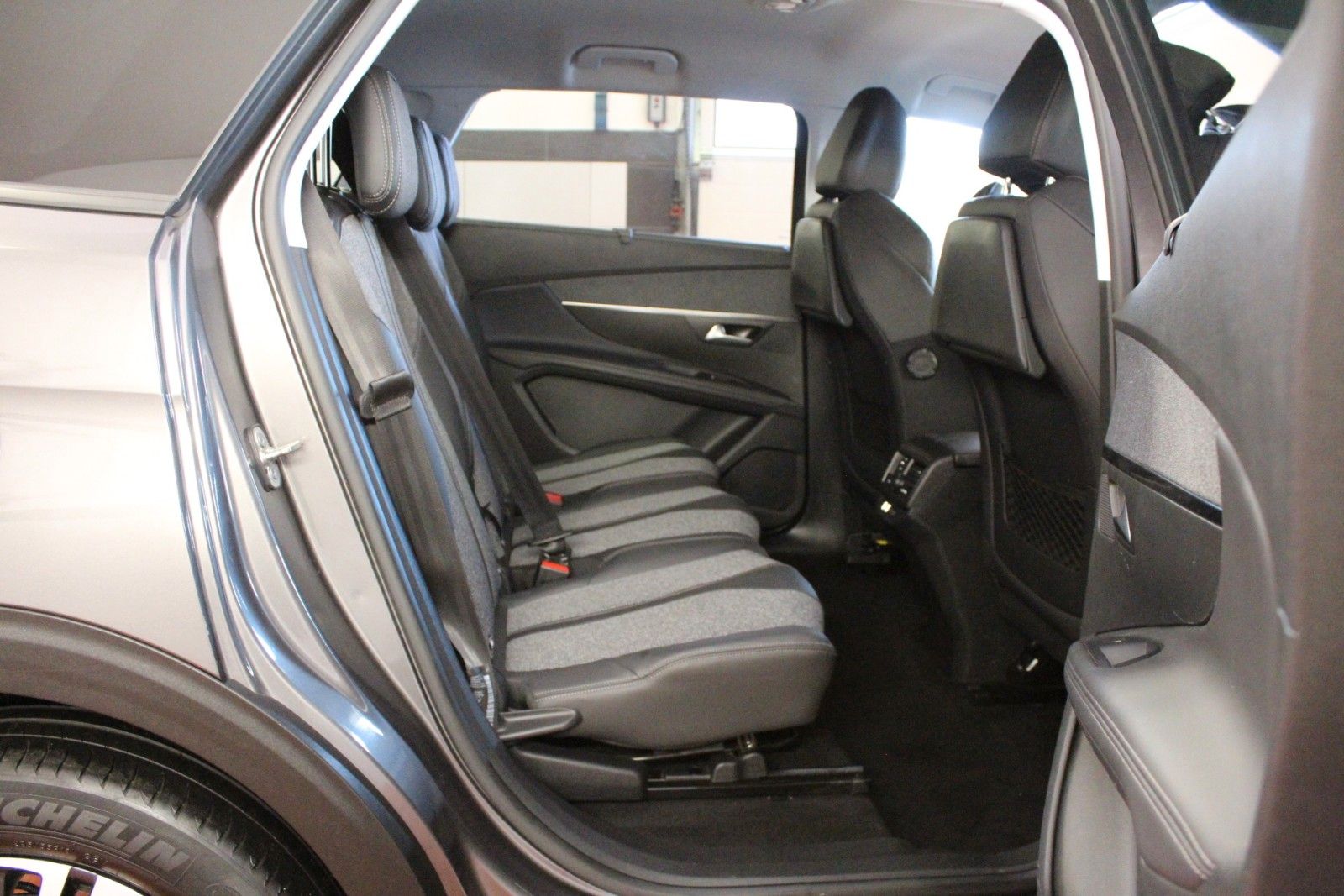 Fahrzeugabbildung Peugeot 5008 Allure 2.0 Blue HDi 150  7 Sitzer