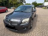 Toyota Avensis Combi Sol 2,2-l-D-CAT + Export - Toyota Avensis in Leverkusen