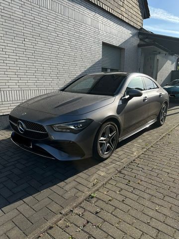 MERCEDES-BENZ CLA 200 Coupé , AMG, Garantie/ Panorama