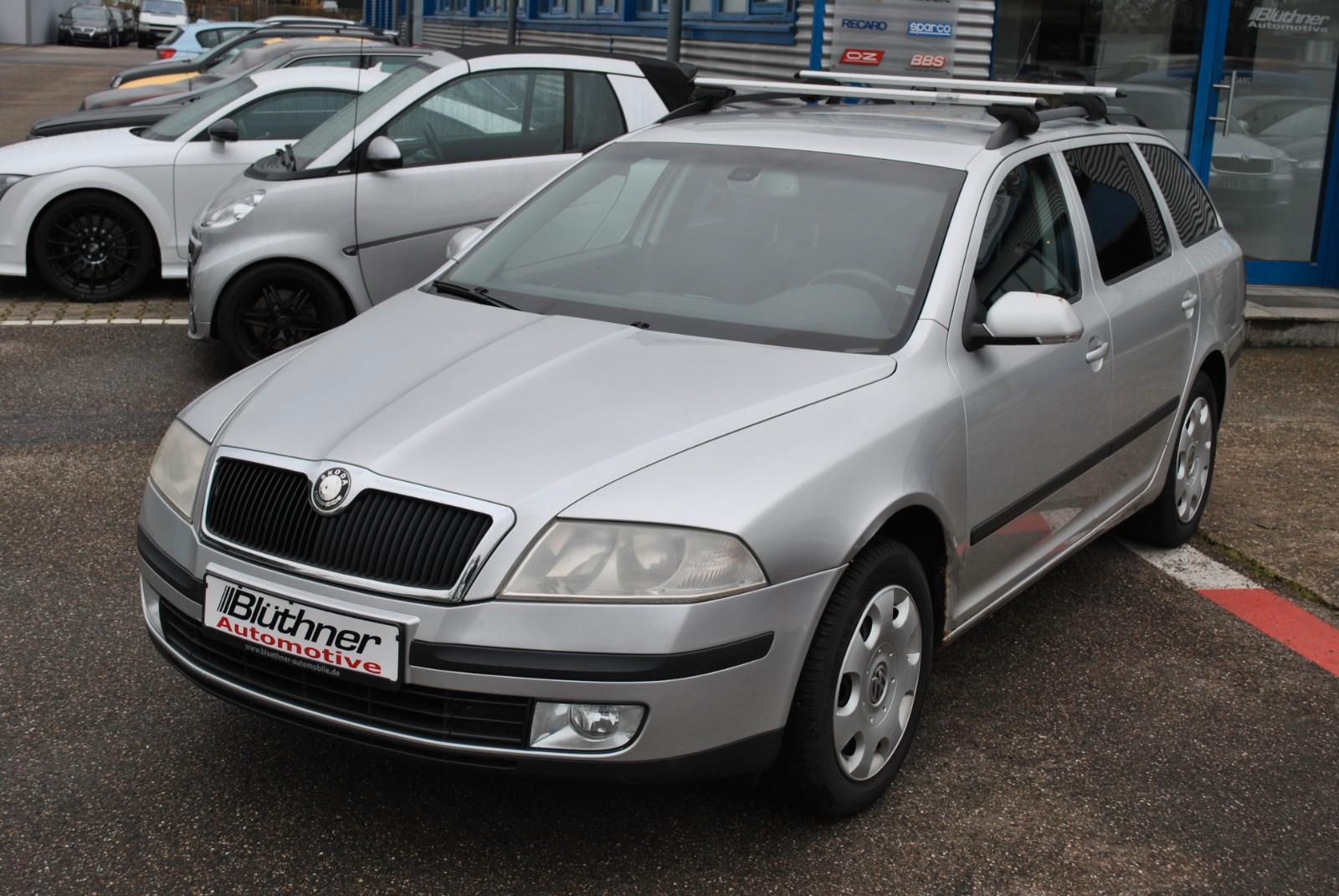 Skoda Octavia 2007 — rear view