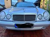 Mercedes-Benz Mercedes e Klasse 320 Benzin W 210 - gebrauchte Mercedes-Benz E 320 aus dem Jahr 1998