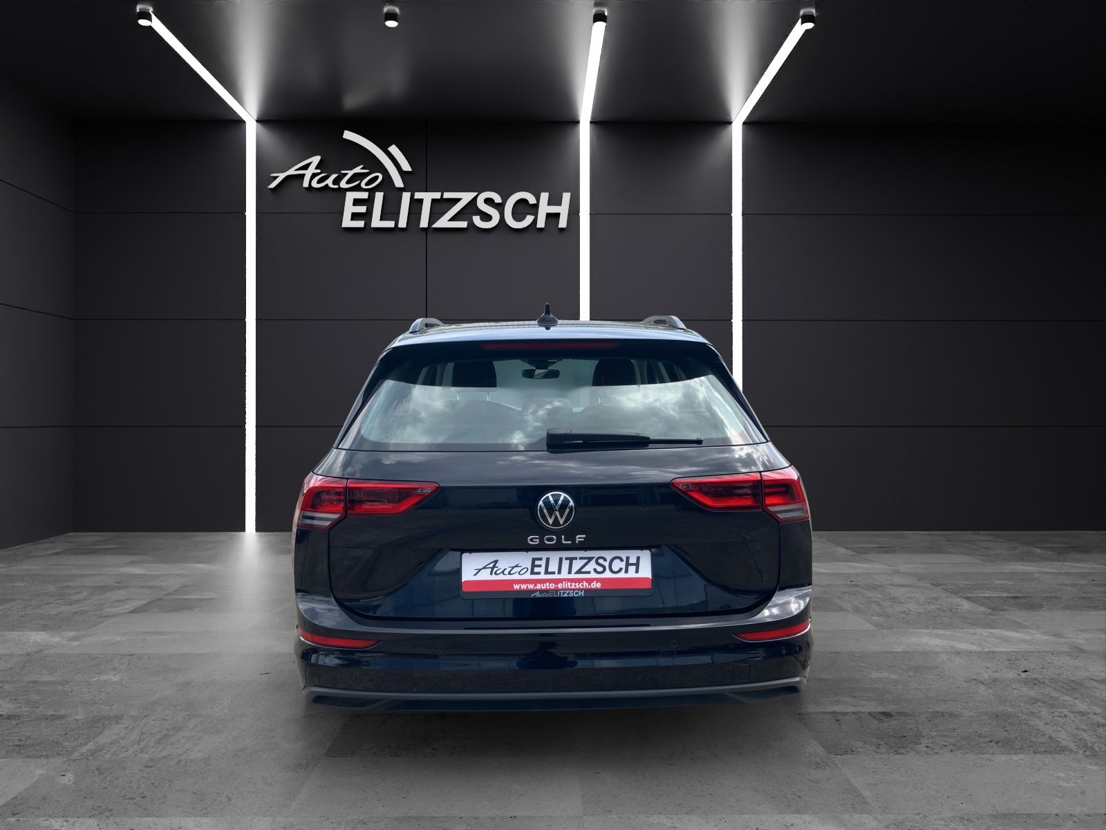 Fahrzeugabbildung Volkswagen Golf VIII Variant TDI Life LED Navi ACC AHK SHZ