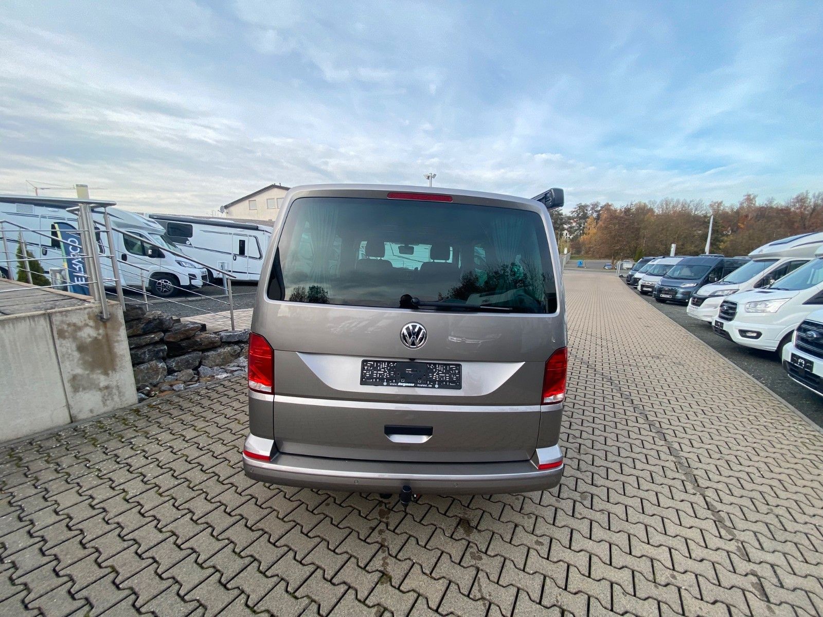 Fahrzeugabbildung Volkswagen T6 Multivan 6.1 Trendline *Camping*Markise*Navi*