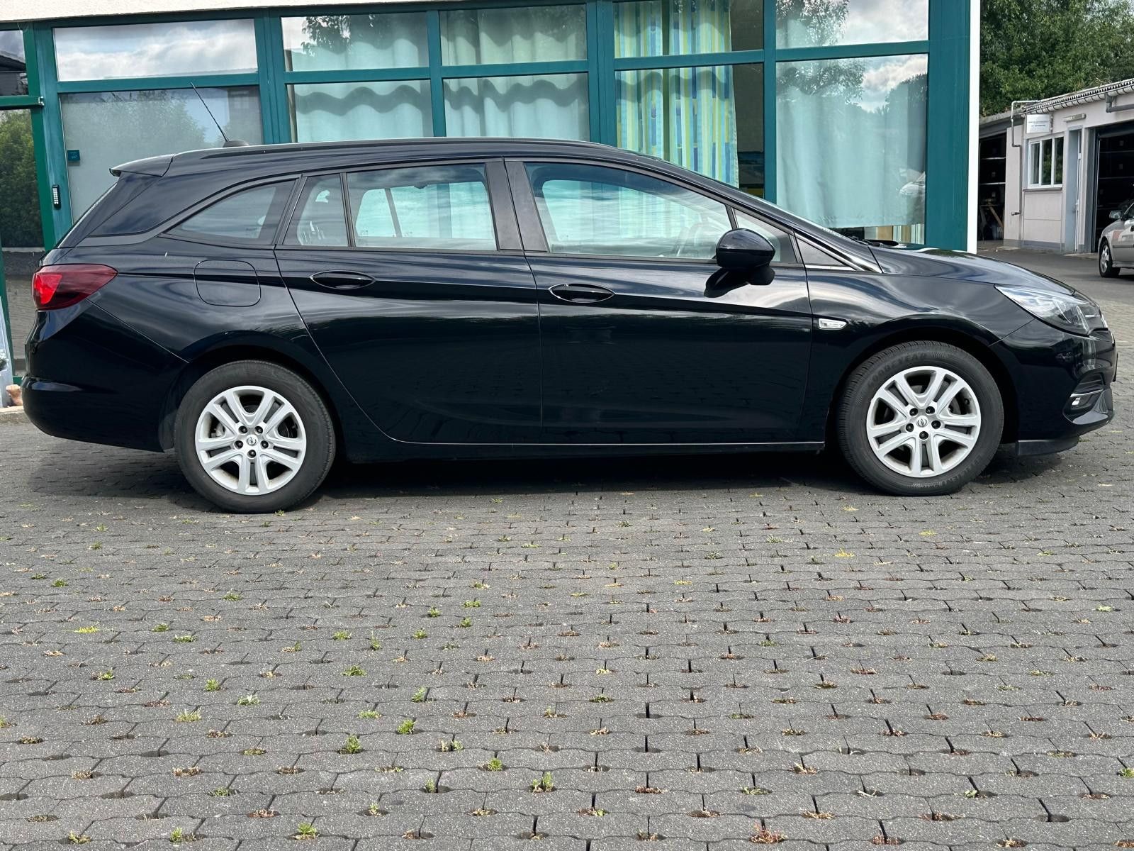 Fahrzeugabbildung Opel Astra Business 1.5 CDTI LED+PDC+NAVI+TEMPO+MFL+