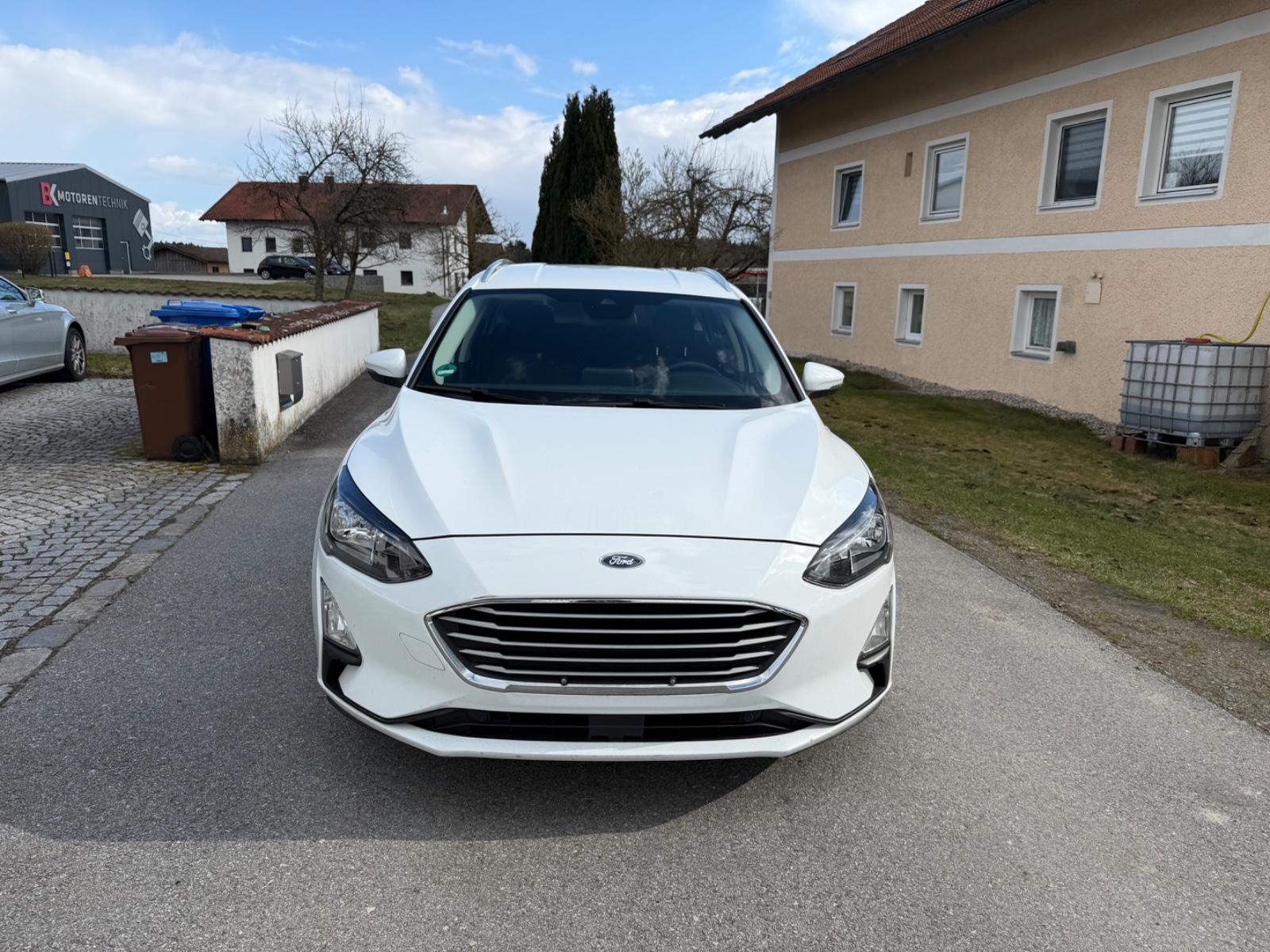 Ford Focus Turnier Cool & Connect*LED*NAVI*