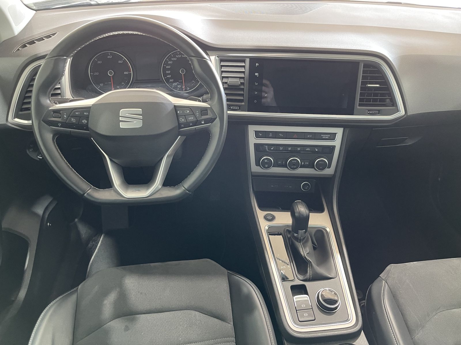 Fahrzeugabbildung SEAT Ateca Xperience 2.0 TDI*AHK*Cam*LED*Leder*