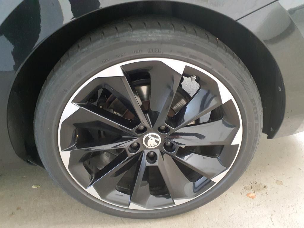 Skoda Superb Combi Sportline 2.0 TDI AHK*Pano*Tempo*SH