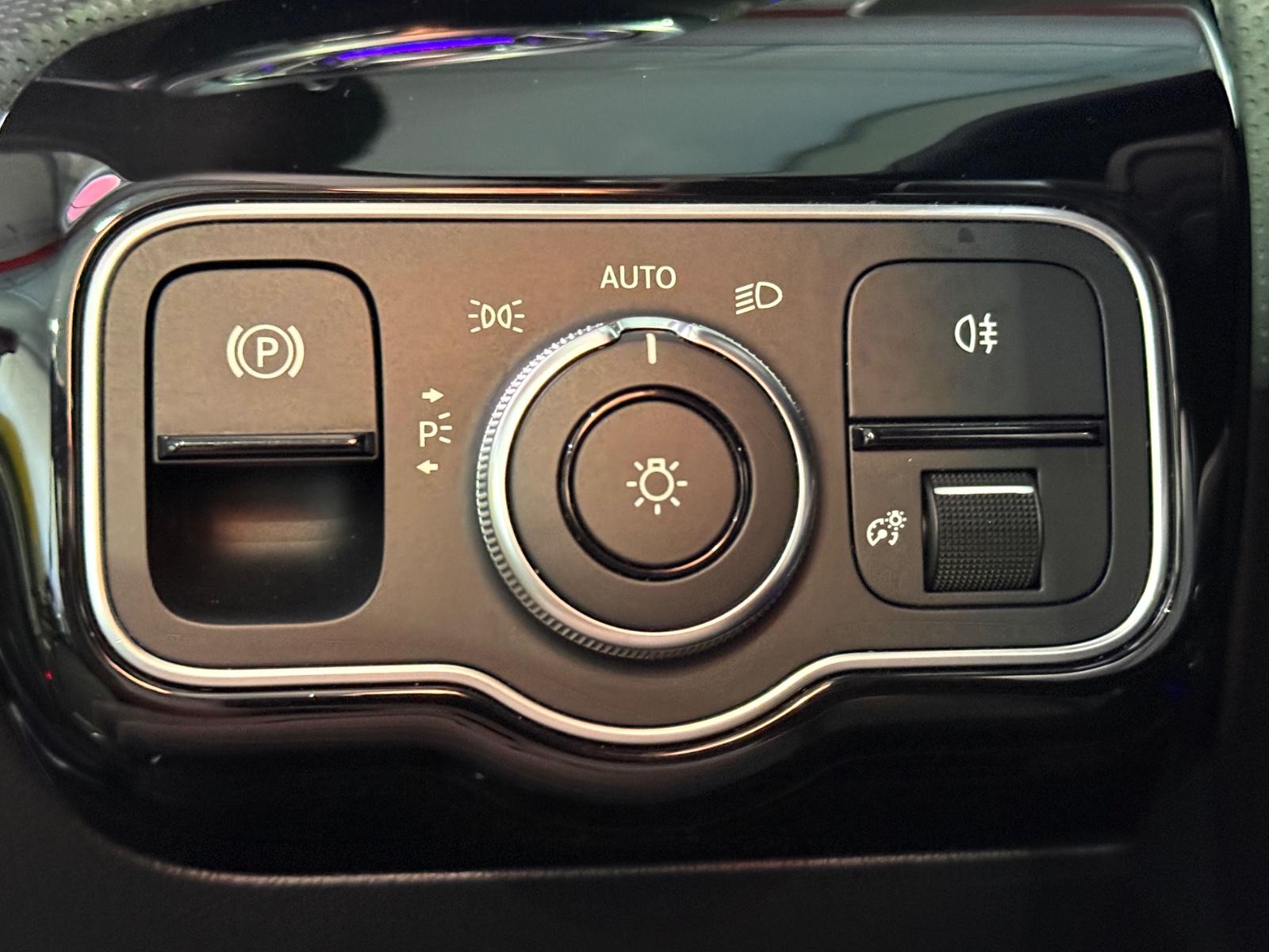 Mercedes-Benz CLA 35 AMG 4Matic Shooting Brake*PANO*BURMESTER