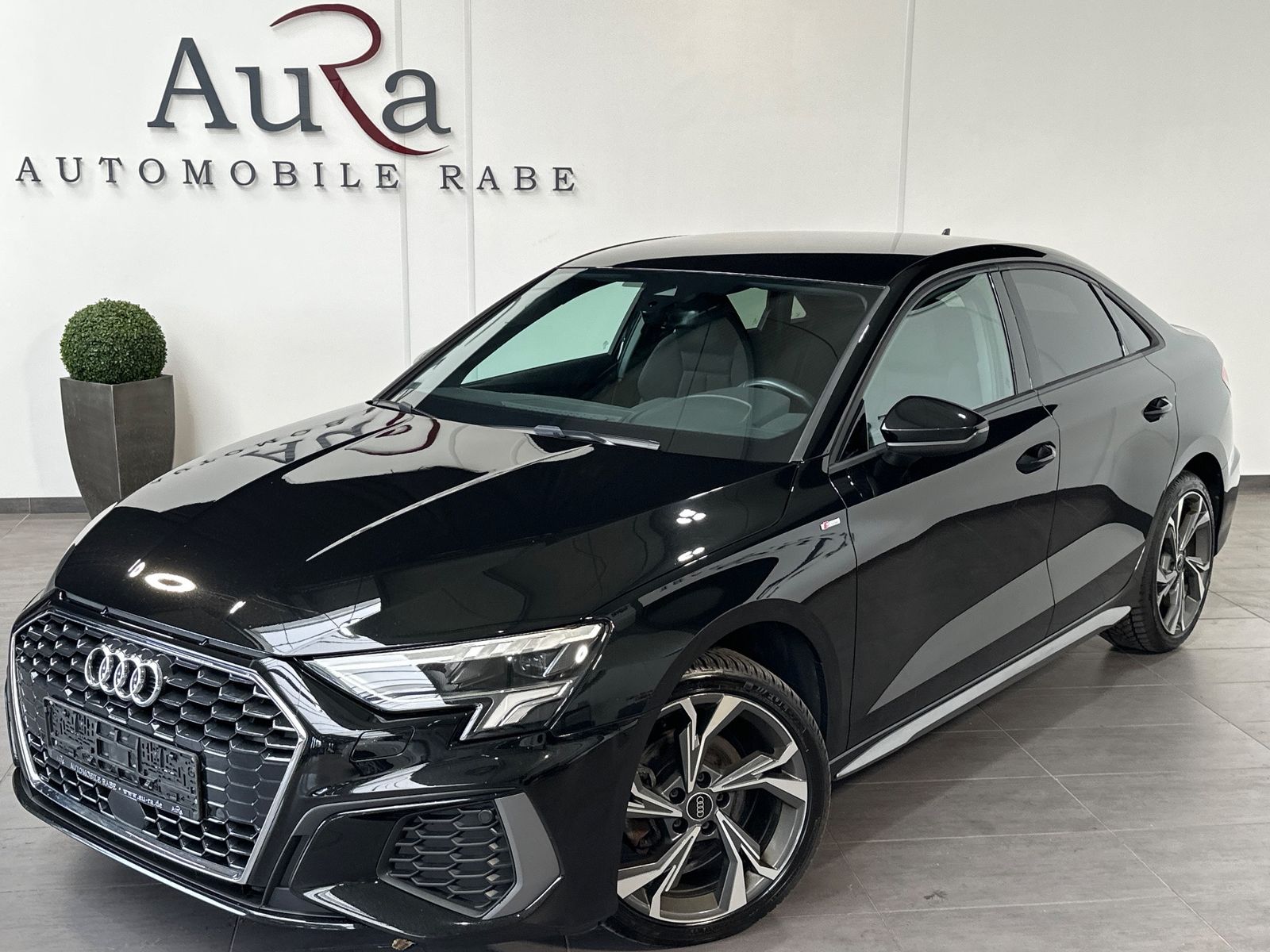 Fahrzeugabbildung Audi A3 Limousine 35 TDI S-Line NAV+LED+STHZ+18ZO+VC