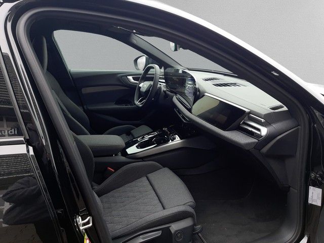 Fahrzeugabbildung Audi A5 Avant e-hybrid S line quattro AHK Matrix