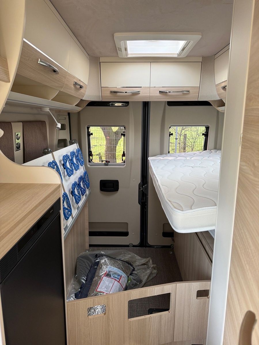 Fahrzeugabbildung Eura Mobil Van V 595 HB Alufelgen, RFK, Captain-Chair-Sitze