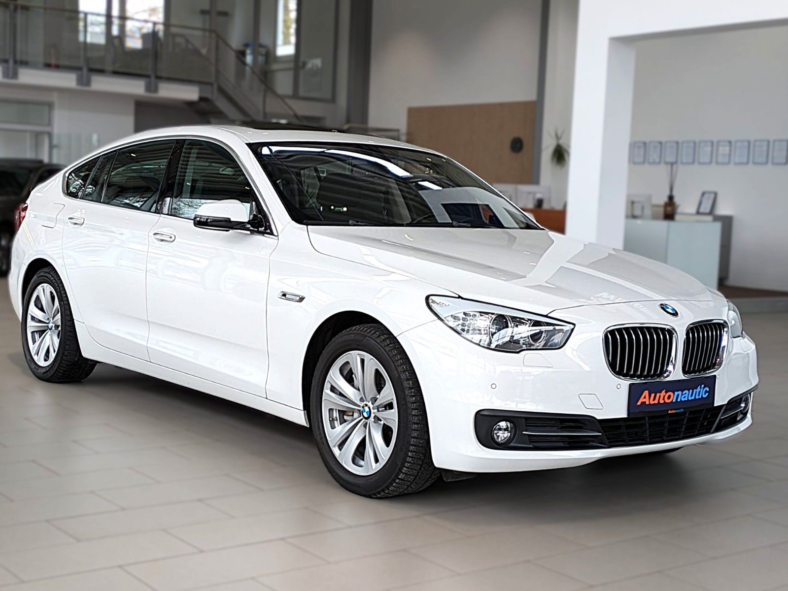 Fahrzeugabbildung BMW 530d GT xDRIVE LEDER PANO NAVI HiFi HUD STANDH.