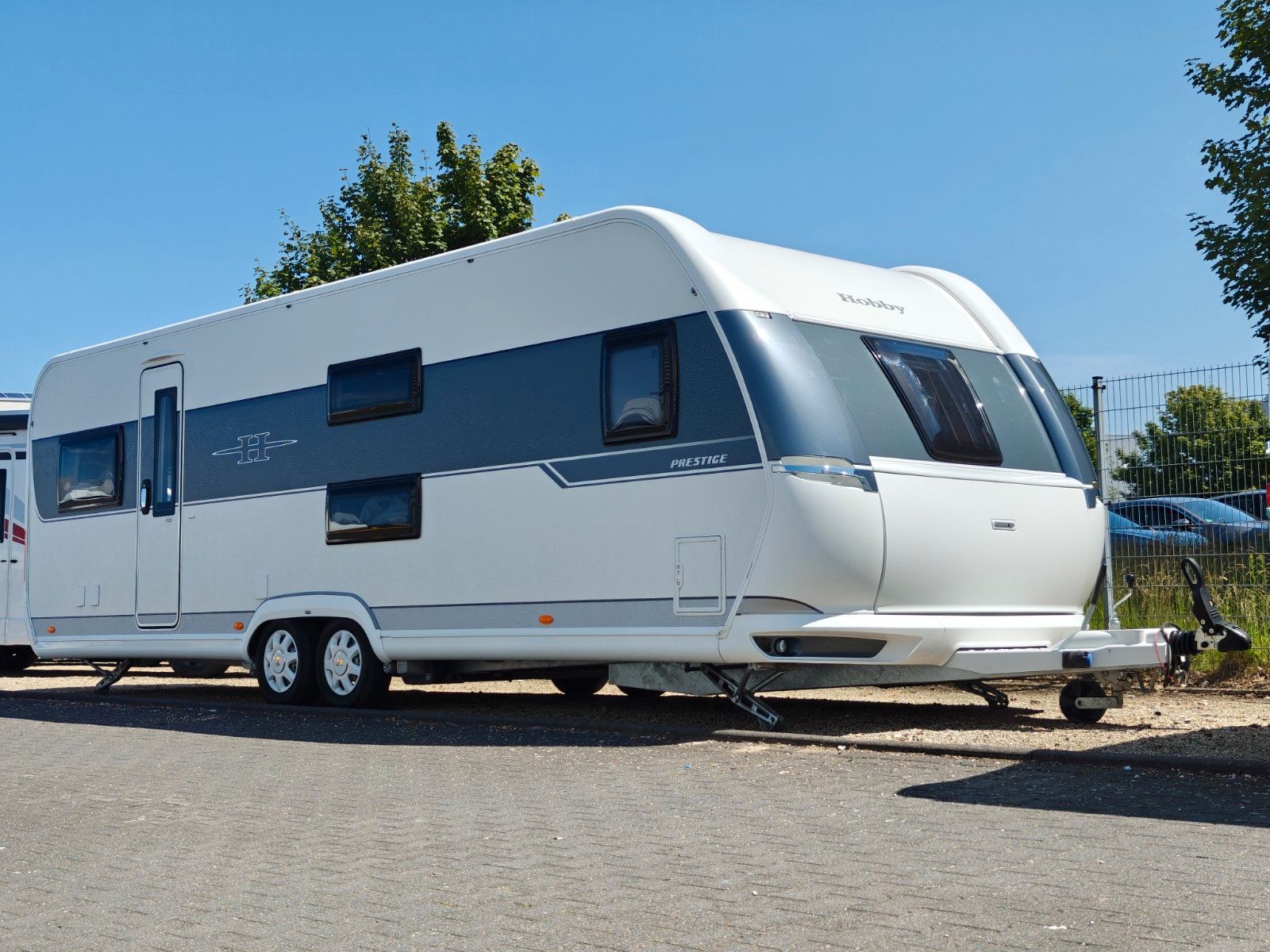 Fahrzeugabbildung Hobby Prestige 720 UKFe - Mover XT4, Isabella Vorzelt