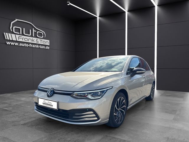 Volkswagen Golf VIII 1.5 eTSI ACC/Apple/Ambiente/Keyless