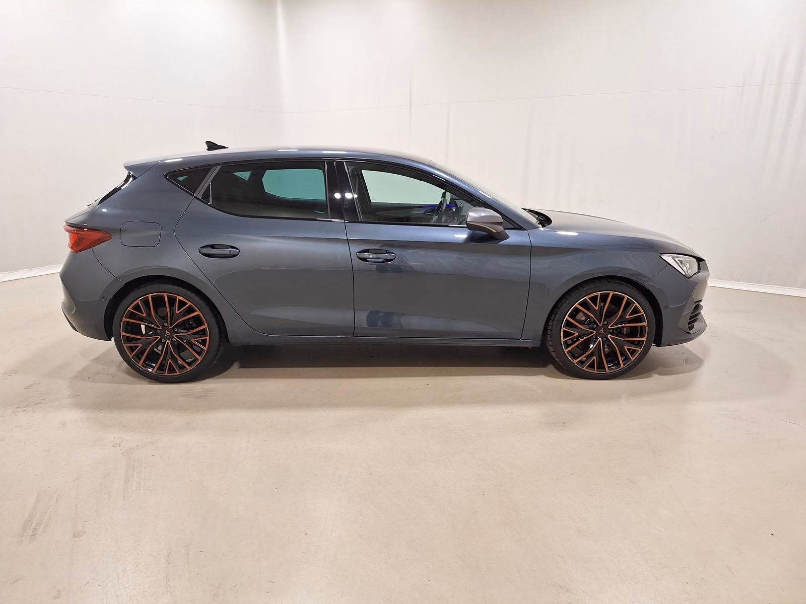Cupra Leon 2.0 TSI DSG ACC Navi LED Beats Winter 19", миниатюра 7