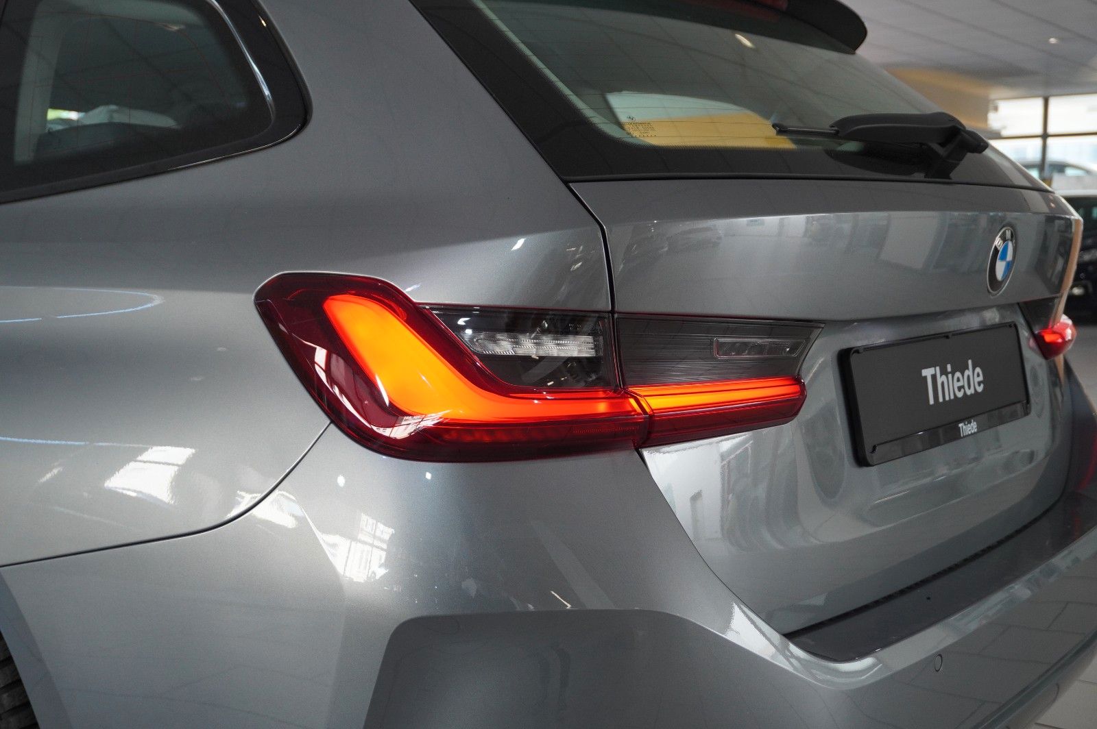 Fahrzeugabbildung BMW 320D TOURING X-DRIVE NAVI/LED/VIRTU./SHZ/DAB+