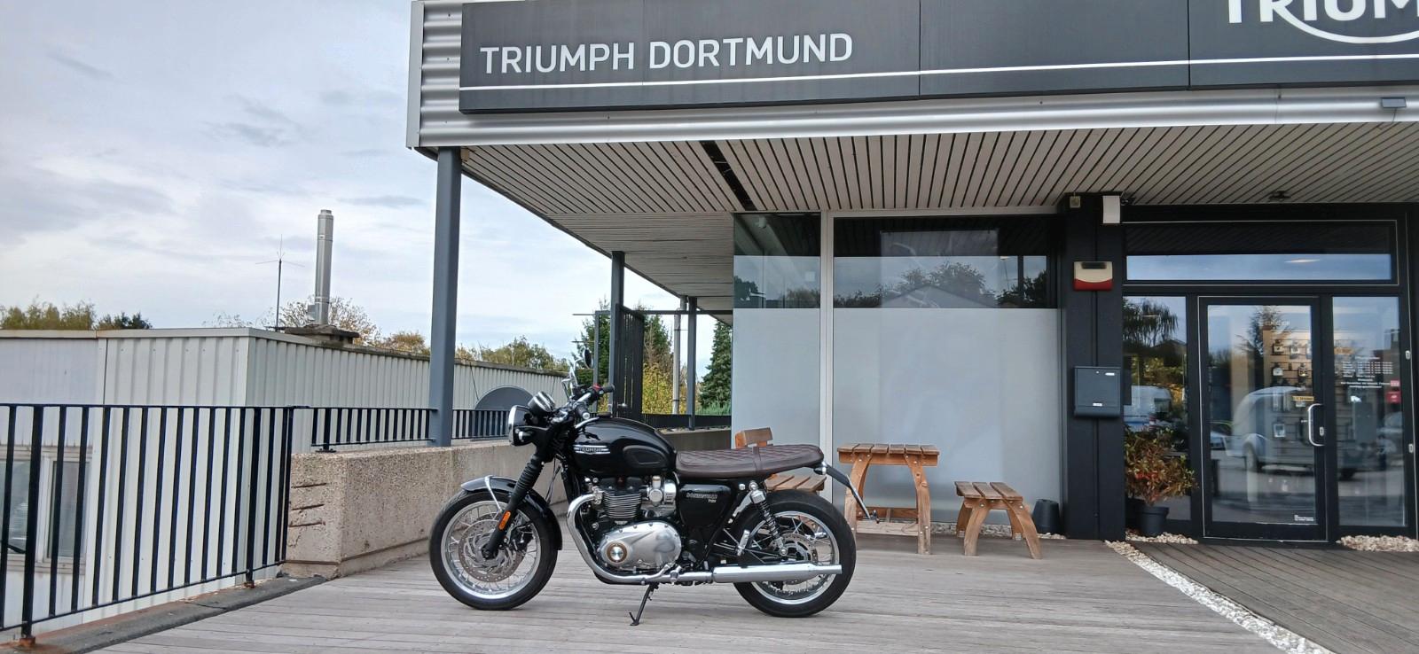 Triumph T120