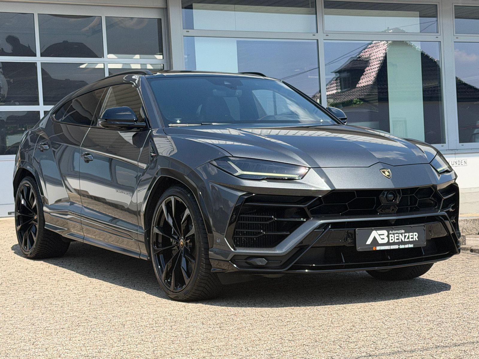 Fahrzeugabbildung Lamborghini Urus/PANO/23ZOLL/B&O-3D/360KAM/HEAD-UP