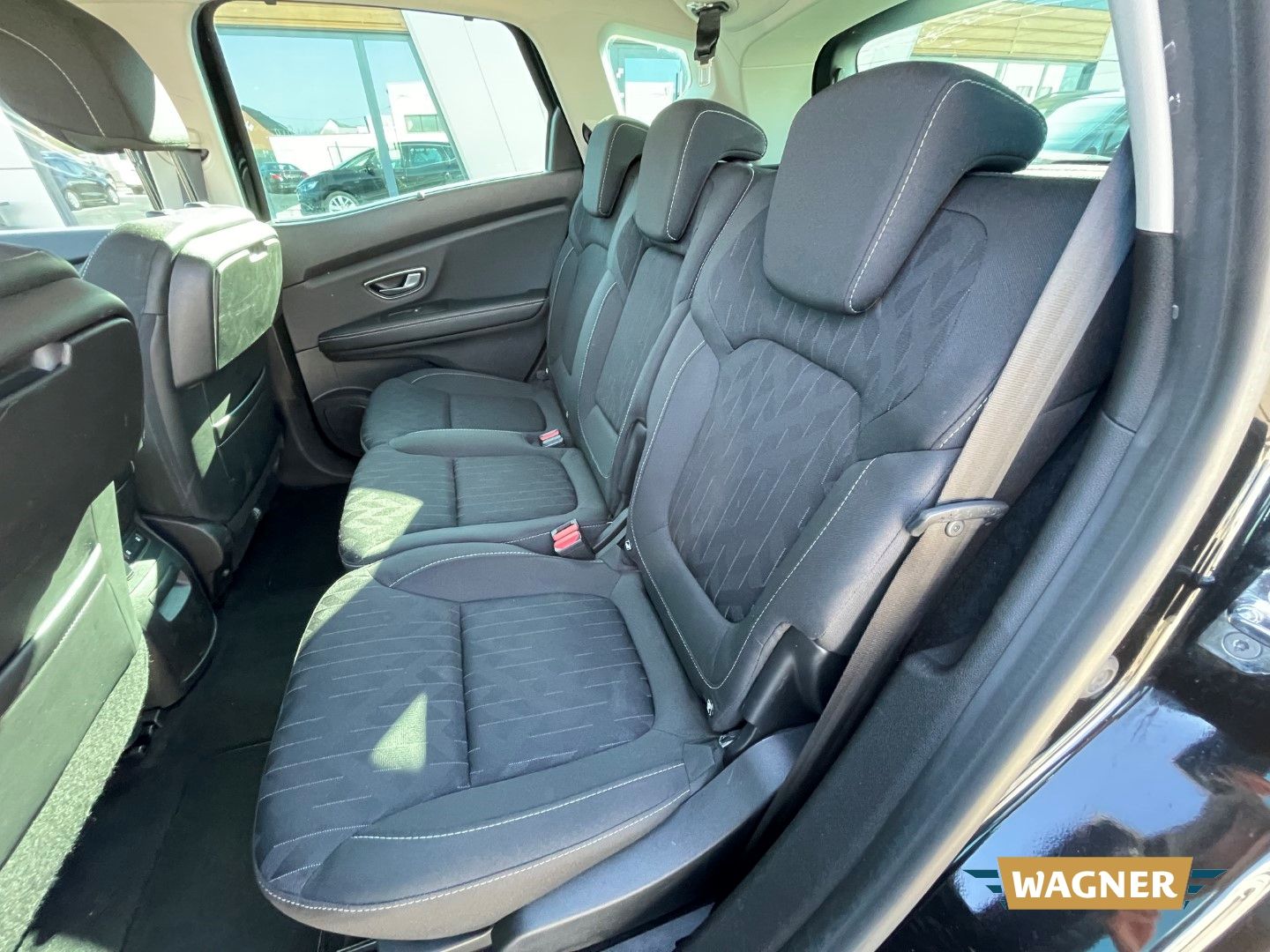 Fahrzeugabbildung Renault Scenic IV Limited Deluxe 1.3 TCe 140 Energy