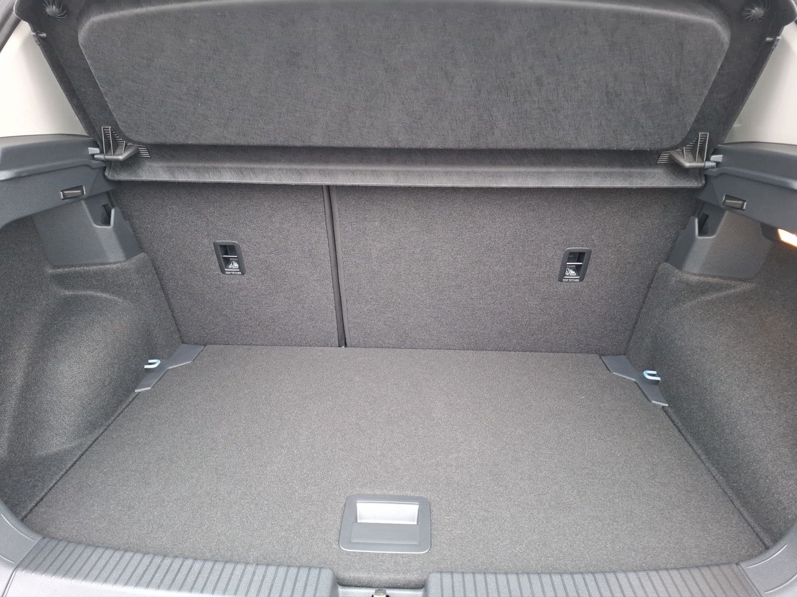 Fahrzeugabbildung Volkswagen T-Cross TSI Life LED AID ACC APP RFK SH LM