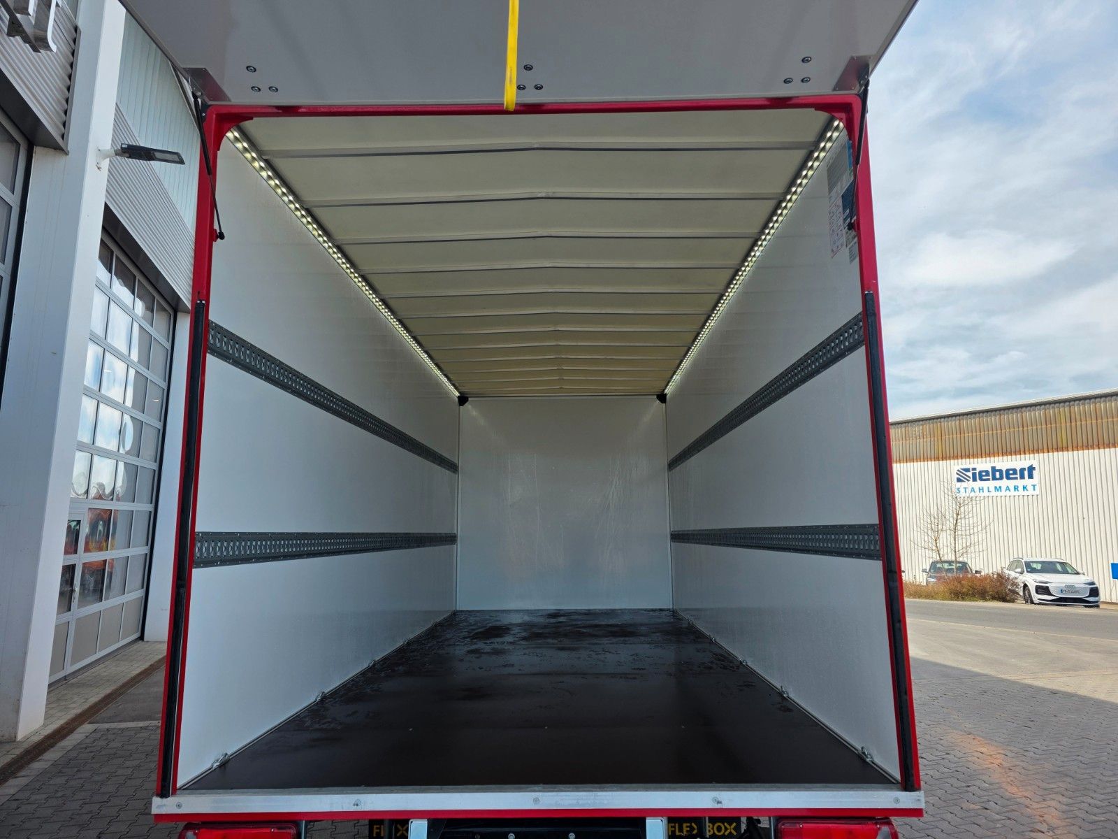 Fahrzeugabbildung Iveco Eurocargo ML75E19/P LBW 1.000kg Kamera Spoiler