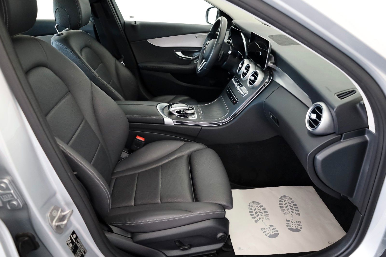 Fahrzeugabbildung Mercedes-Benz C 300 de Lim. Avantgarde Leder,Navi,LED,Panorama