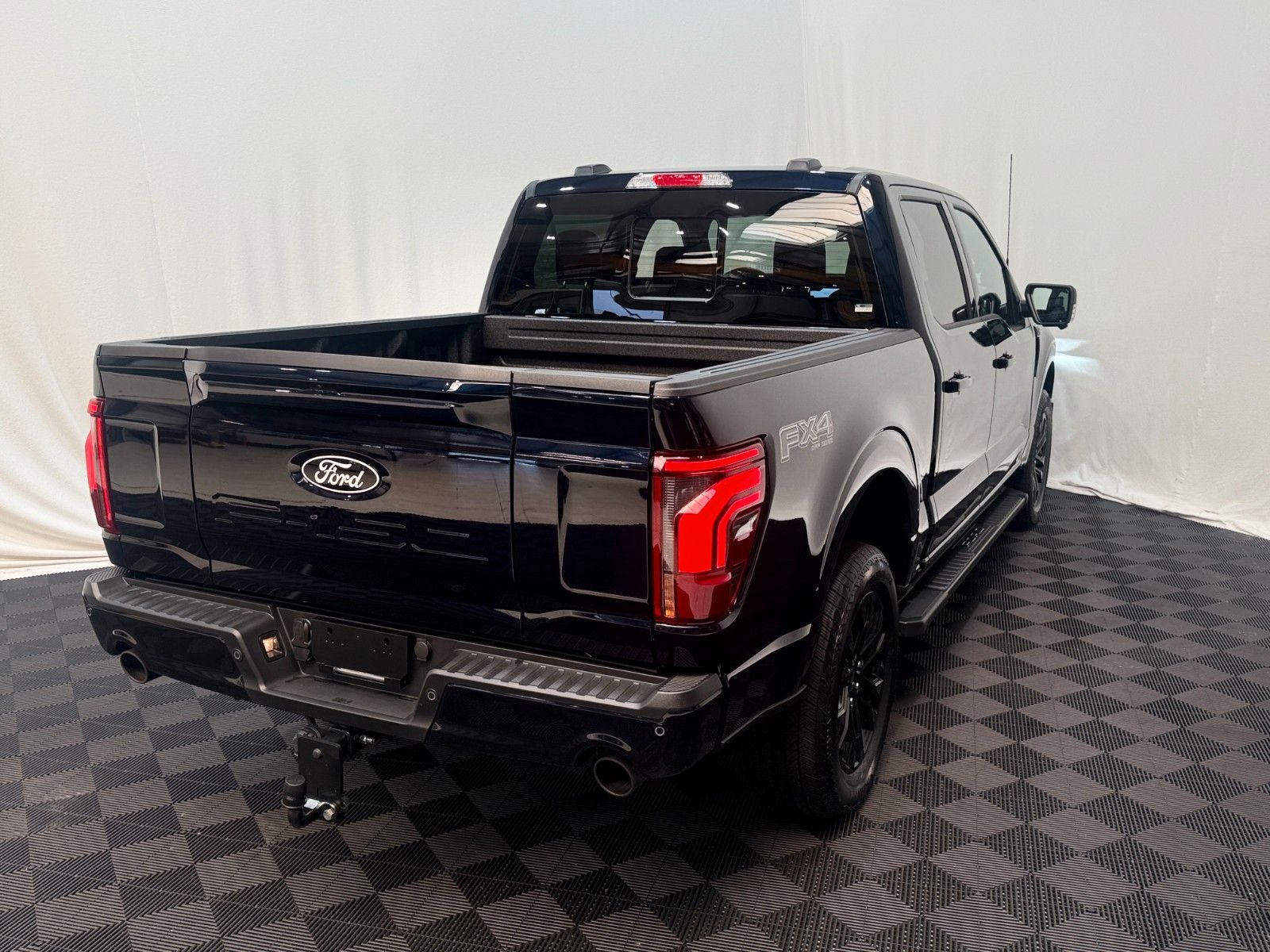 Fahrzeugabbildung Ford F-150 Lariat 5.0L V8  5,5" Black Ed. MY25