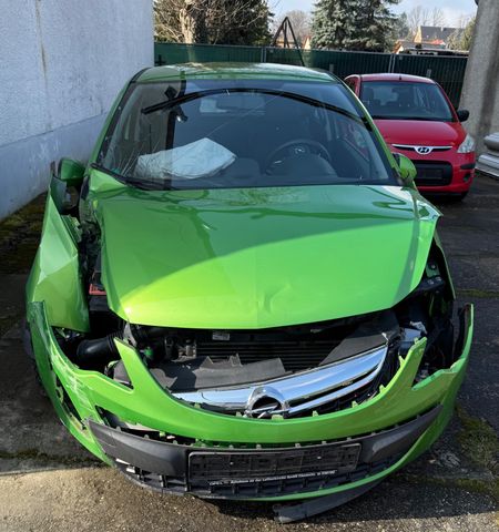 Opel Corsa D Energy Navi Motor Läuft