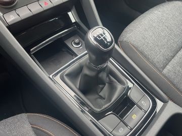 Skoda Karoq 1.0 TSI Clever LED 4XSHZ AHK PDC ALU