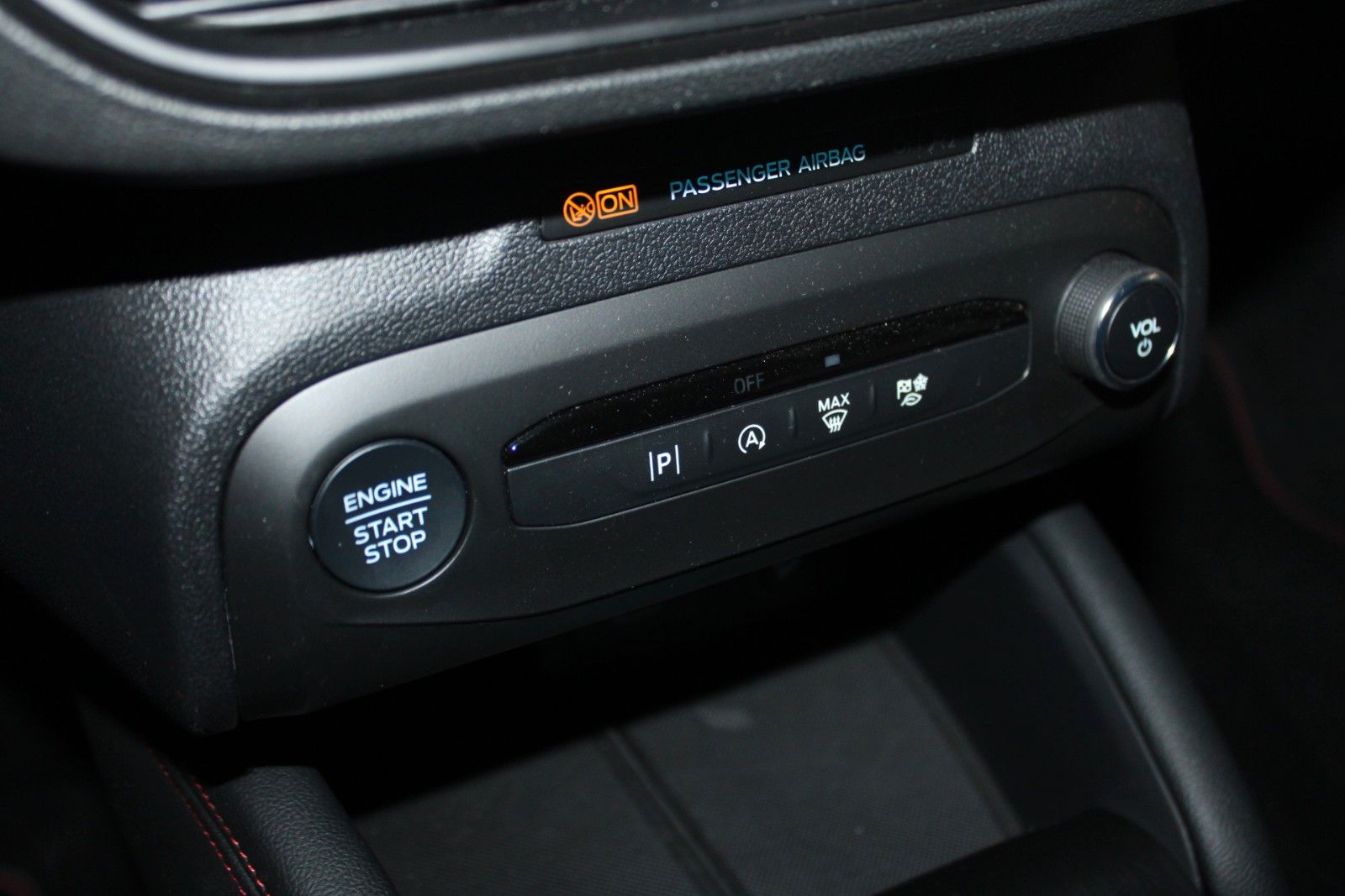 Fahrzeugabbildung Ford Focus ST-Line X Aut. LED ACC HUD WinterP el.Heck