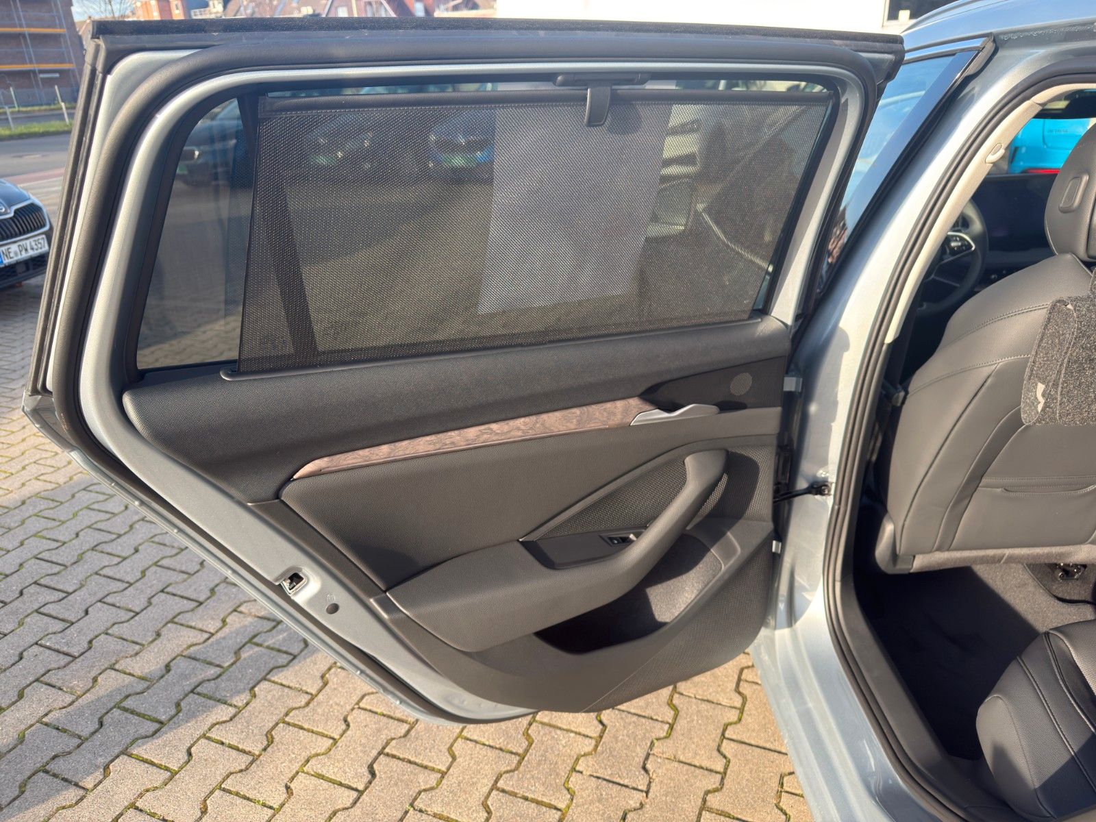 Fahrzeugabbildung SKODA Superb Combi 1.5 TSI iV 150 kW L&K