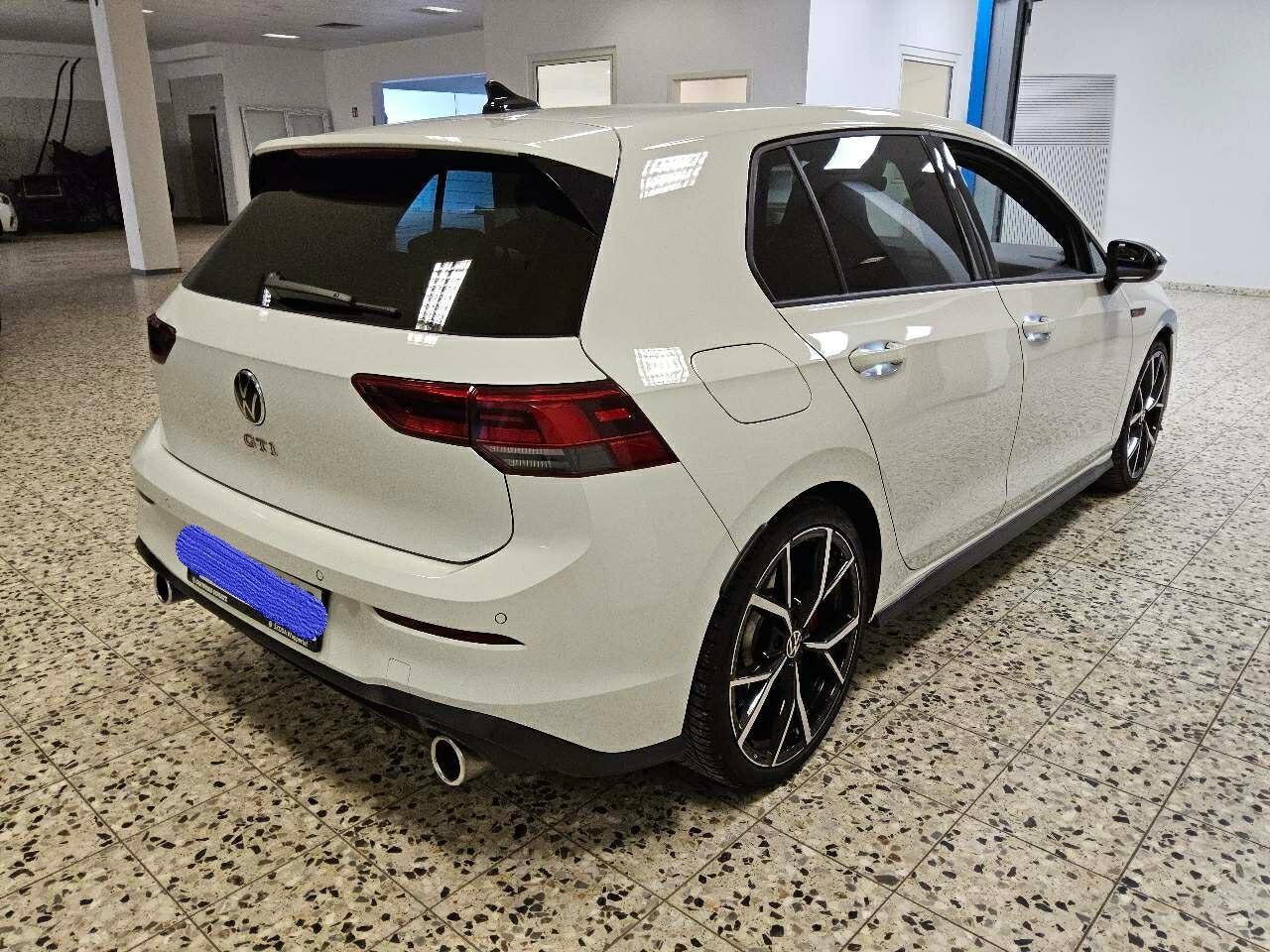 Volkswagen Golf VIII 2.0 TSI GTI Klima Navi Einparkhilfe