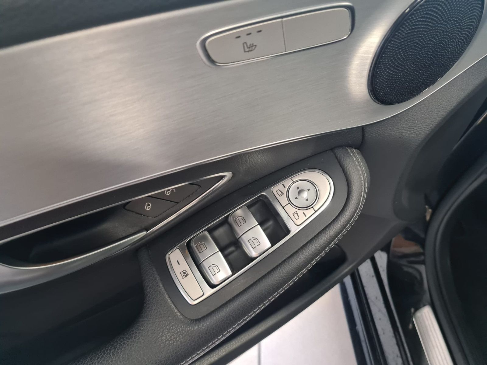 Fahrzeugabbildung Mercedes-Benz C 250 T / AMG / NAVI / LEDER / PANORAMADACH