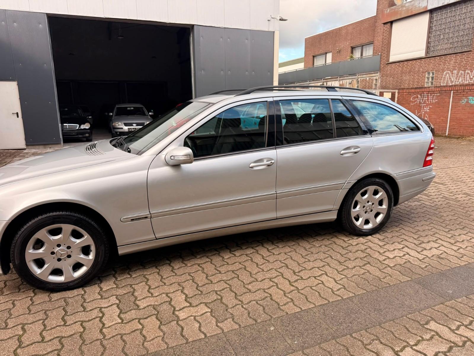Mercedes-Benz C200 2006 — photo 7