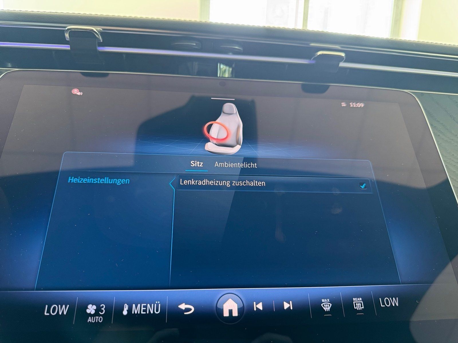Fahrzeugabbildung Mercedes-Benz E 220 T d AMG*Distro*Totwinkel*LED*Kamera*CarPla
