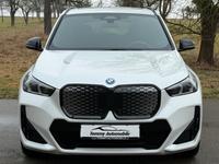 BMW iX1 30 xDrive M SportPro Pano AHK Kamera 19"