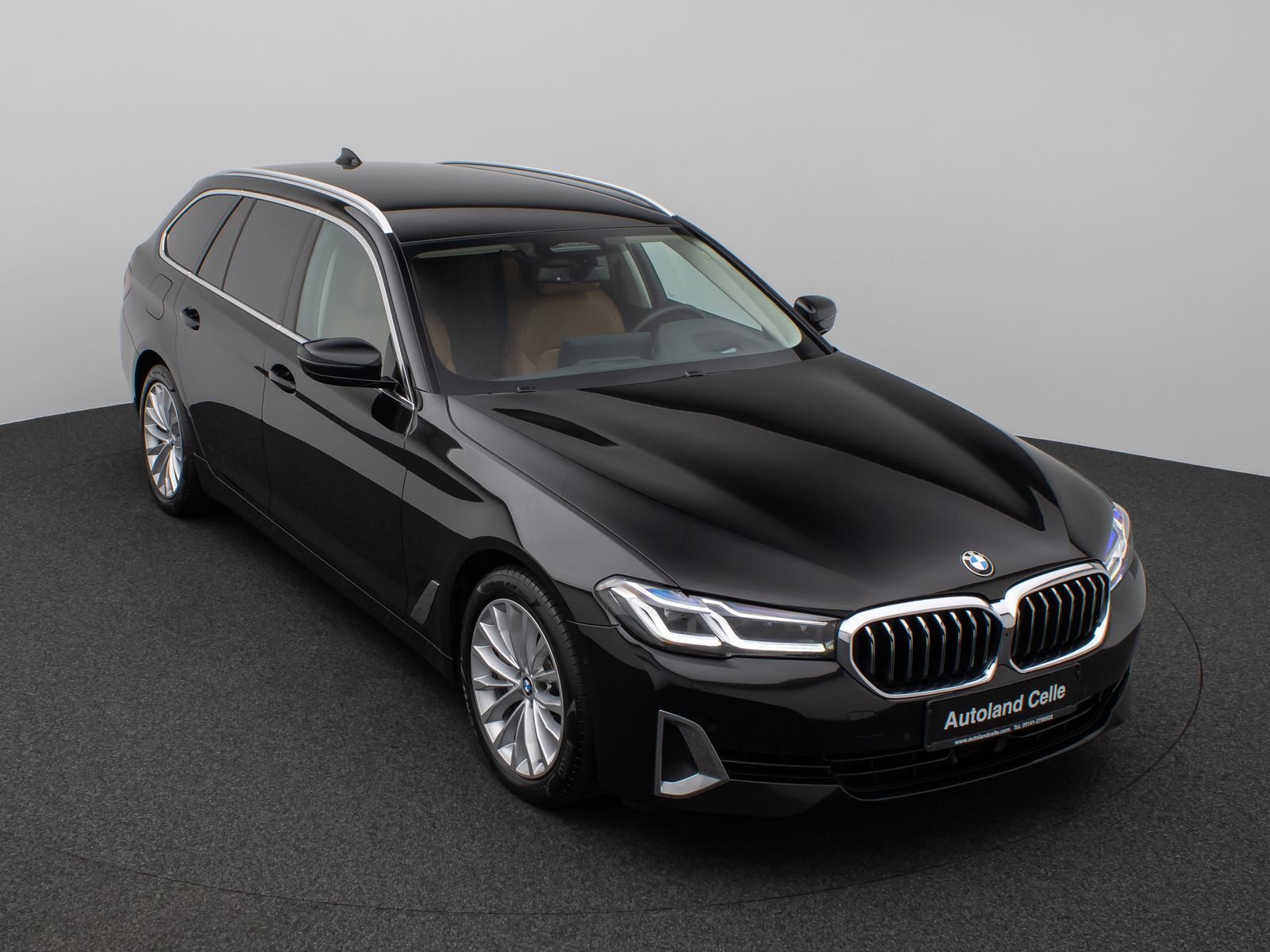 Fahrzeugabbildung BMW 530d xD Luxury Line 360° Laser HUD HiFi Komfort