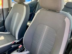 Fahrzeugabbildung Hyundai i10 1.0 SHZ KLIMA ALLWETTERREIFEN PDC RADIO USB