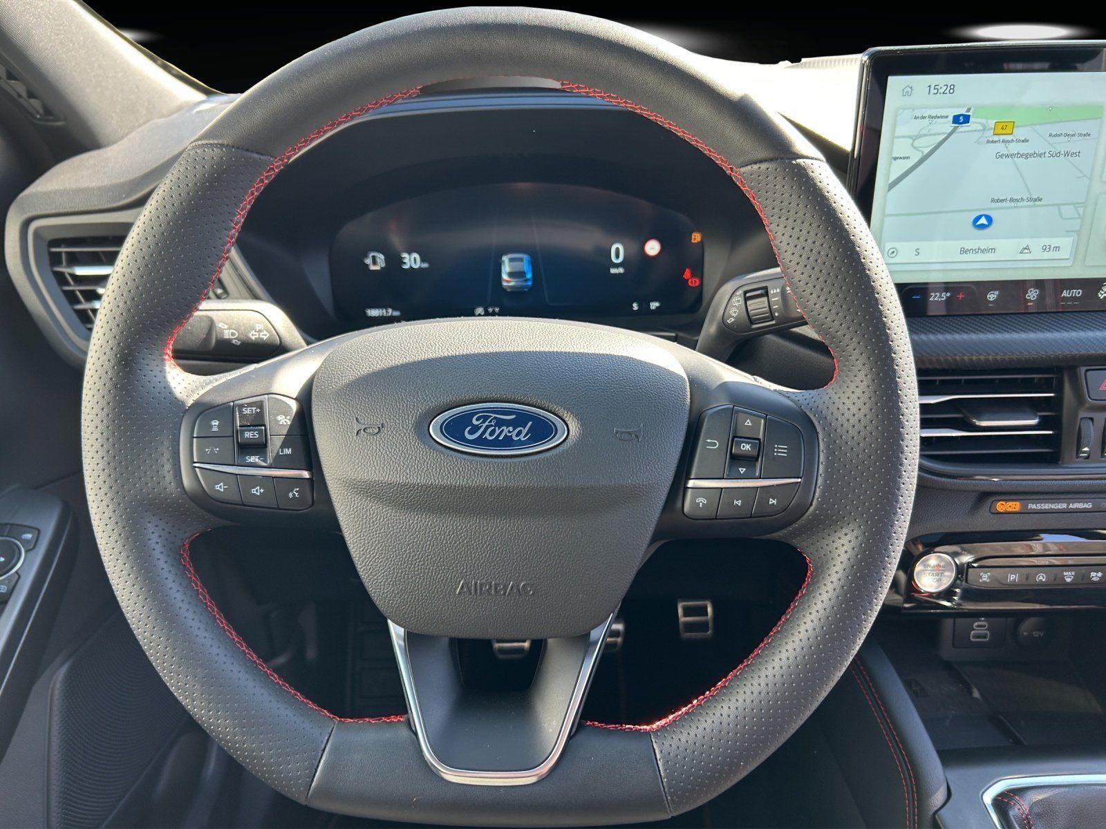 Fahrzeugabbildung Ford Kuga 1.5 ST-Line X LED/ACC/KAMERA/PANO/AHK/SHZ/