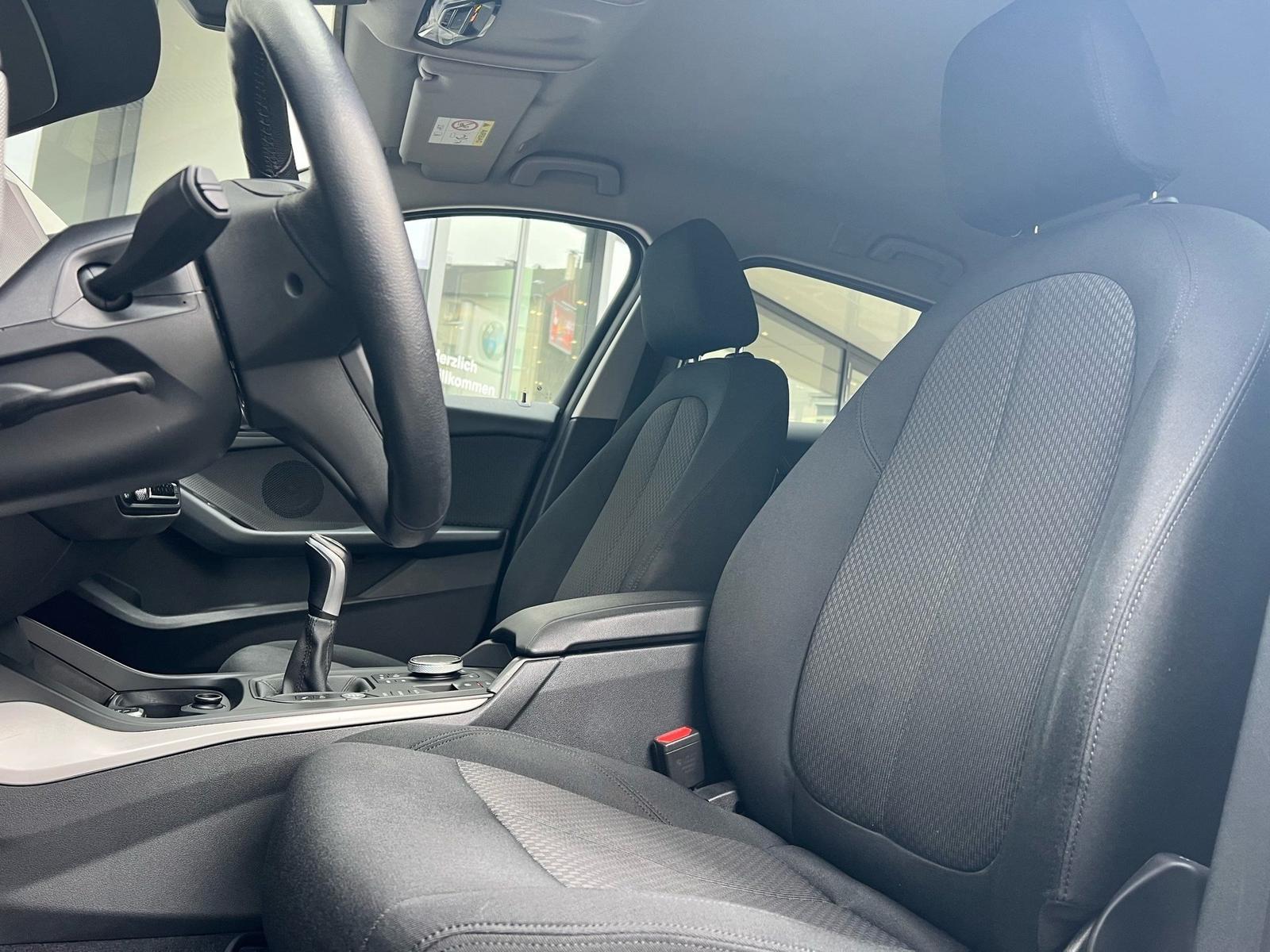 BMW 116d LED LC Prof. Navi PDC AHK DAB Shz