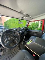Land Rover Defender TD4 - rote Land Rover Defender